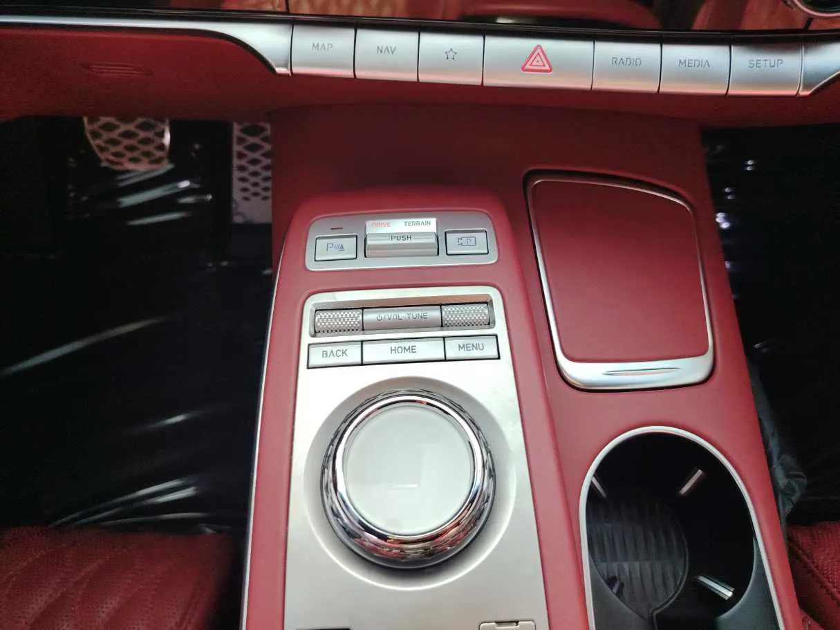 Car image 20