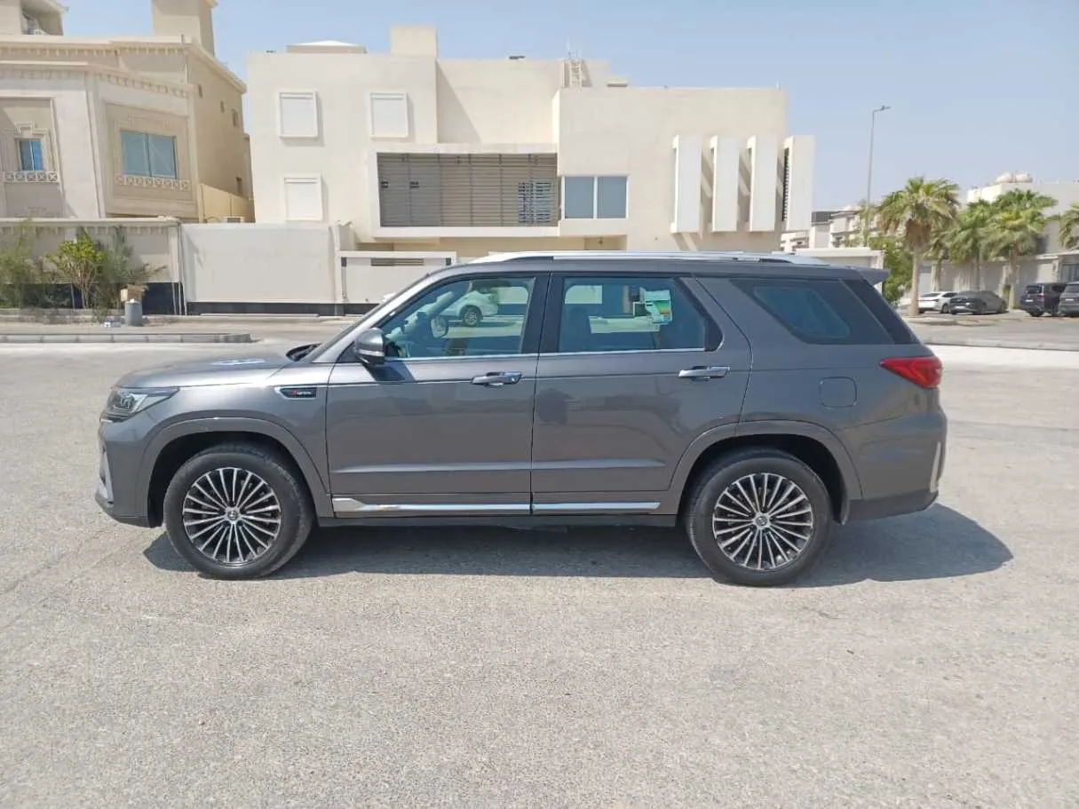 Car image 8