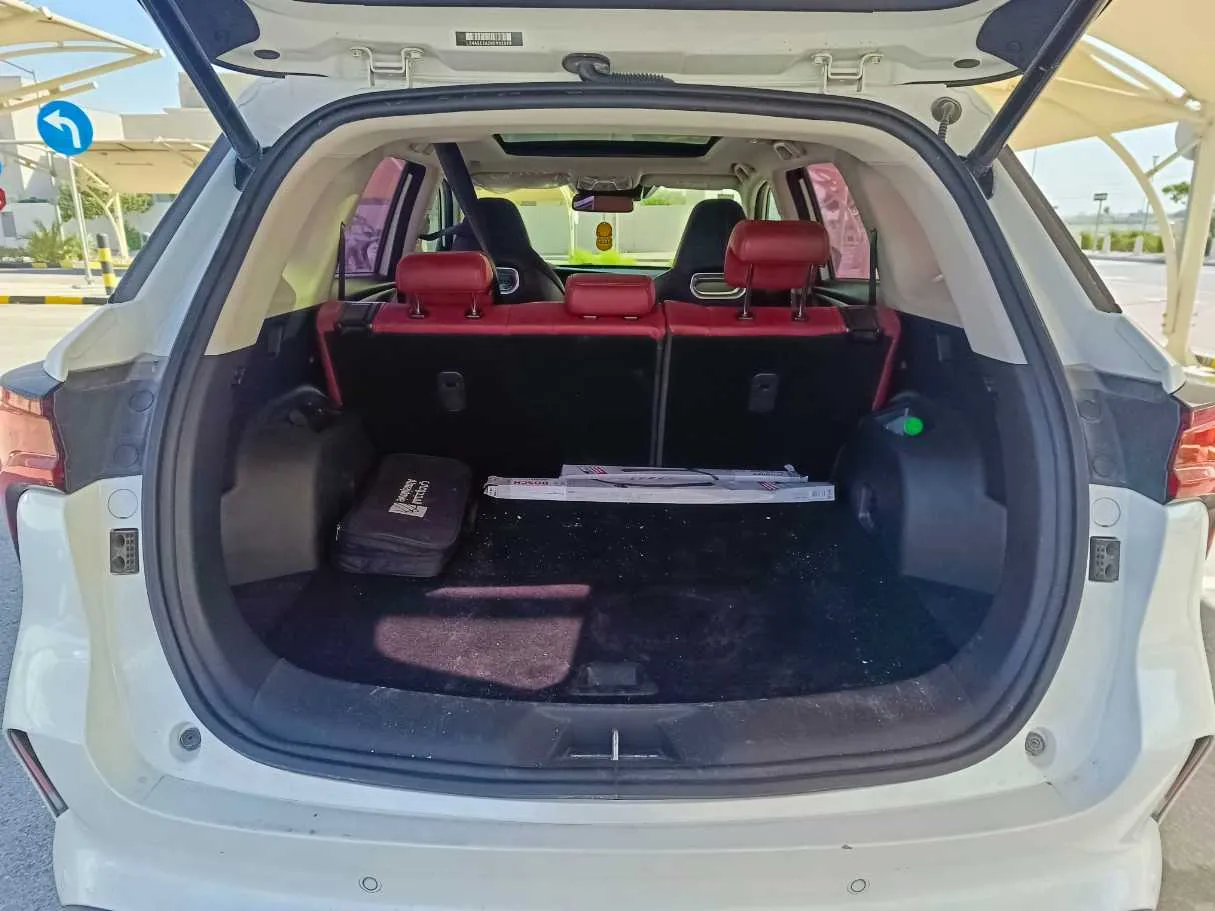 Car image 27
