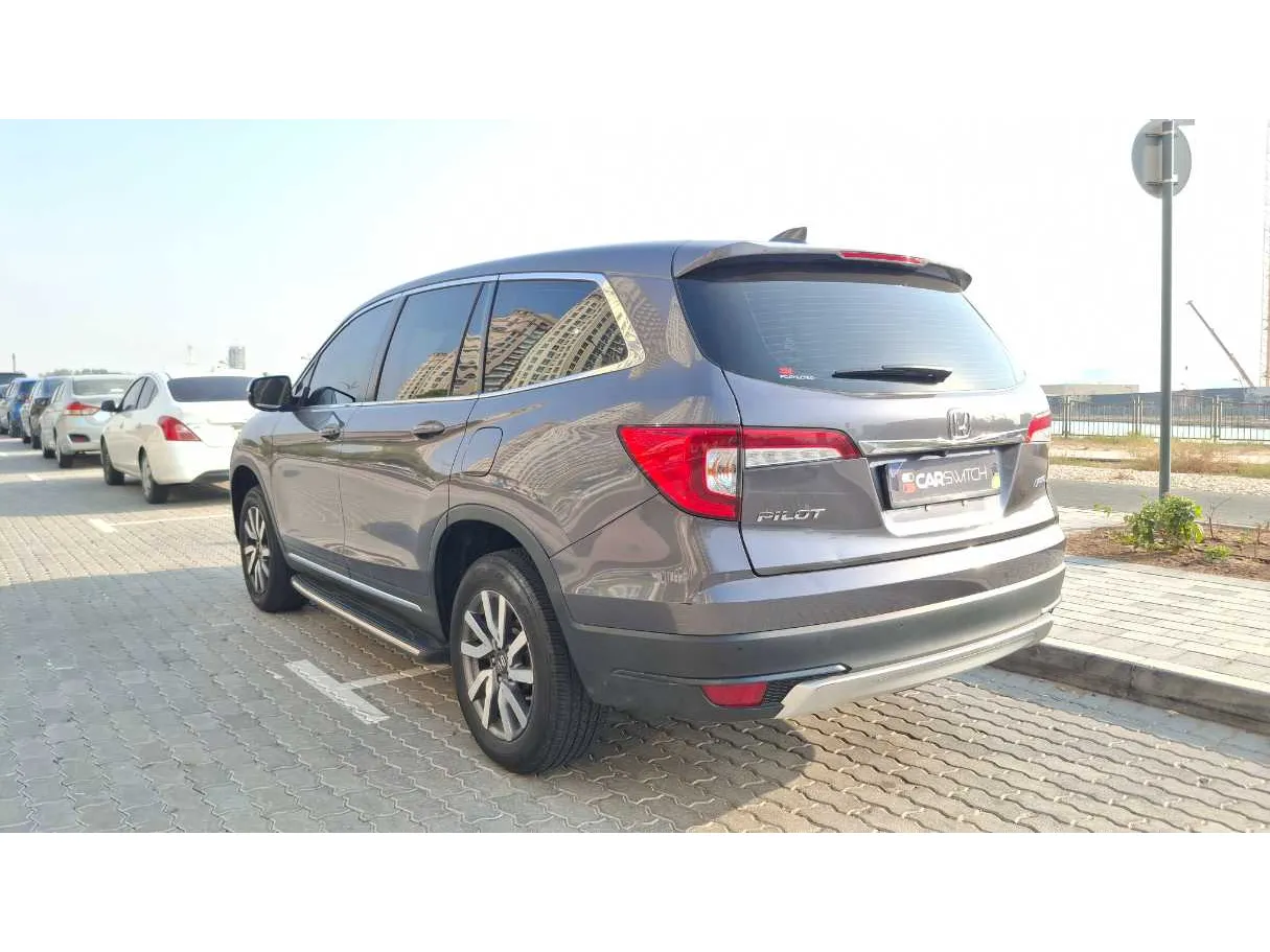 Car image 7