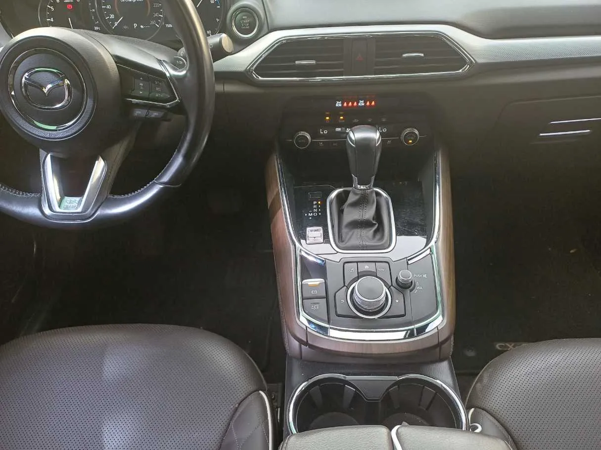 Car image 15