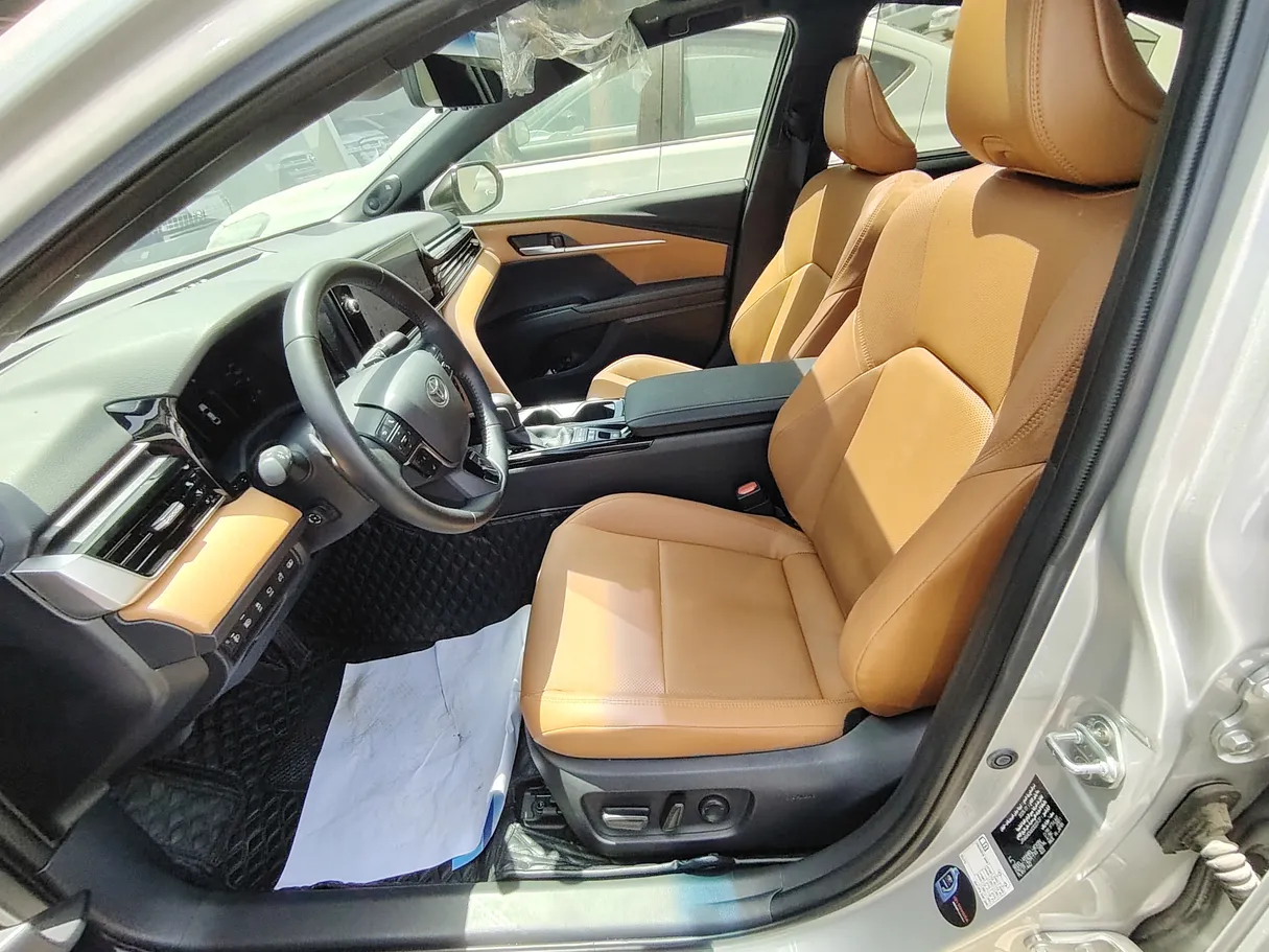Car image 16