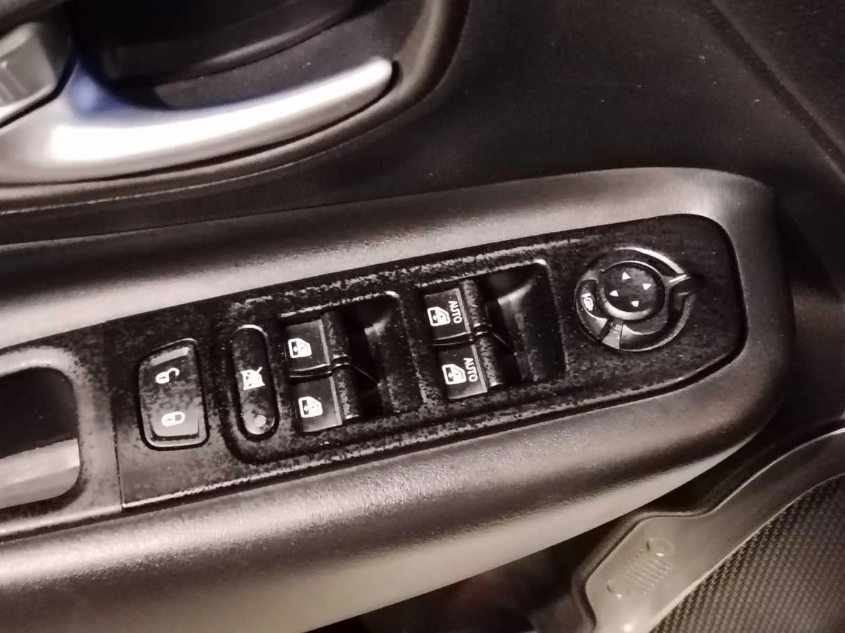 Car image 29