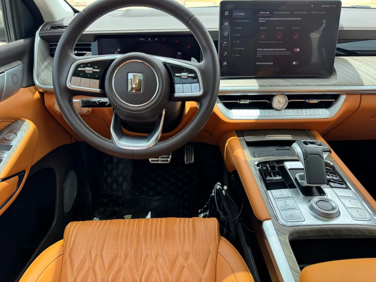 Car image 18