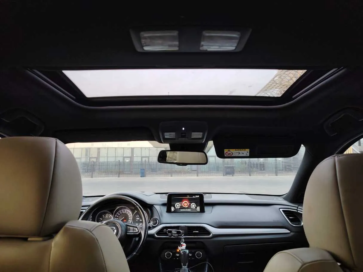 Car image 19