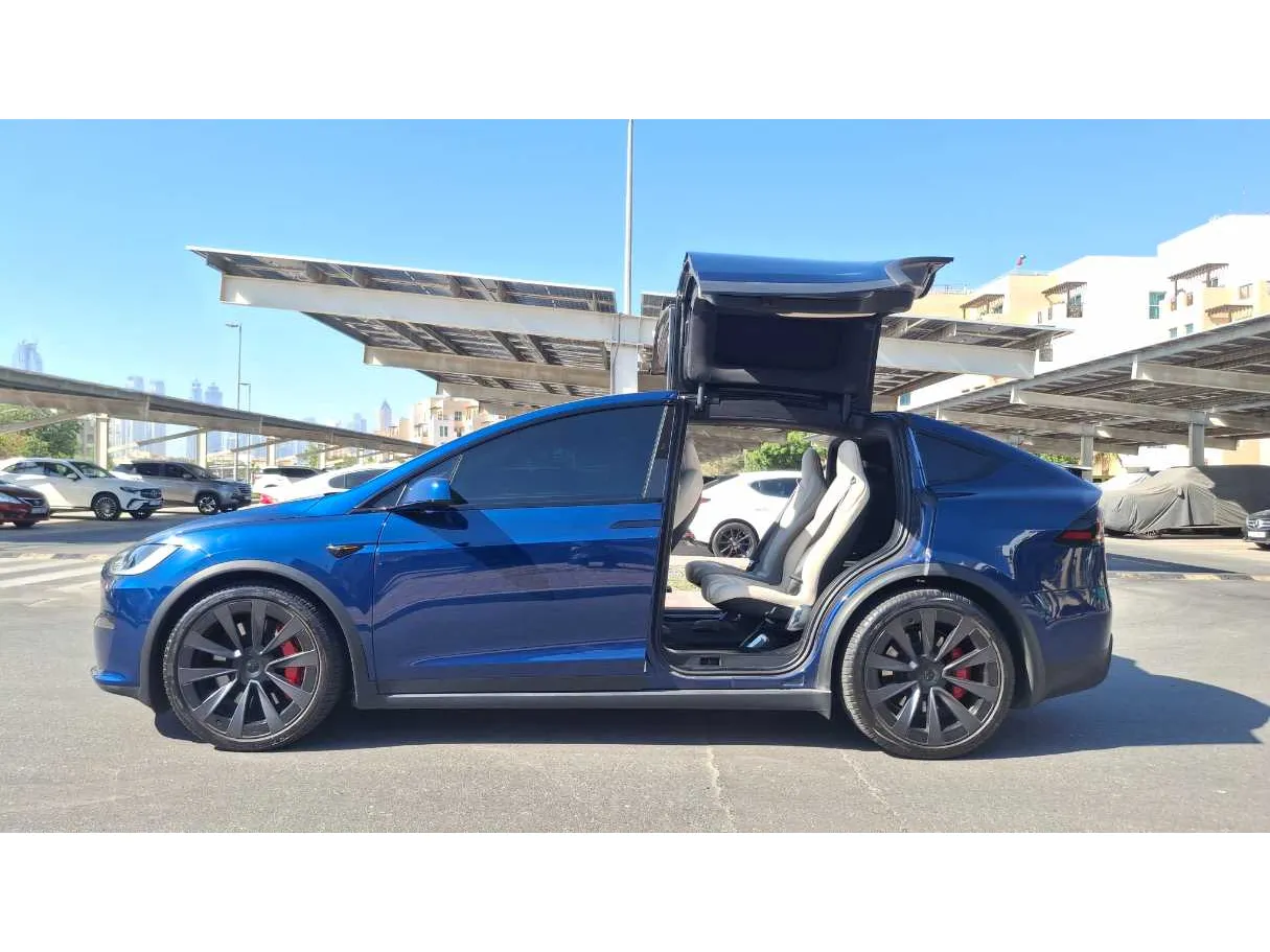 Car image 10