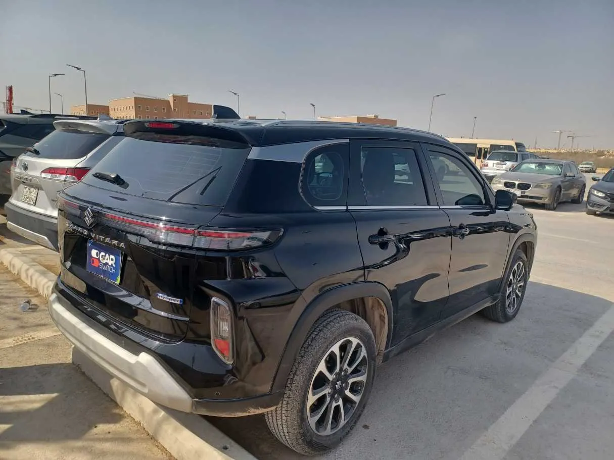 Car image 5