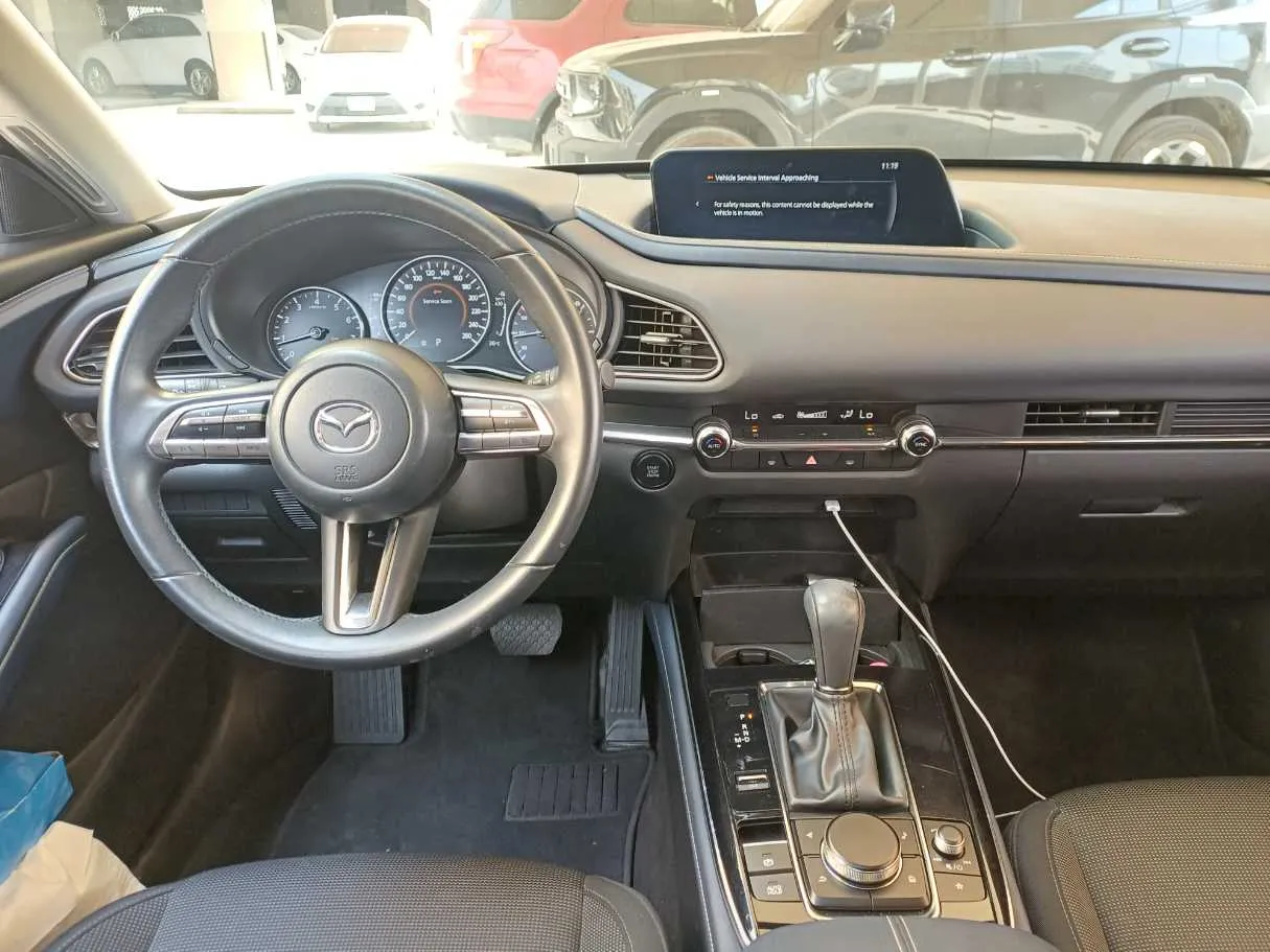 Car image 17