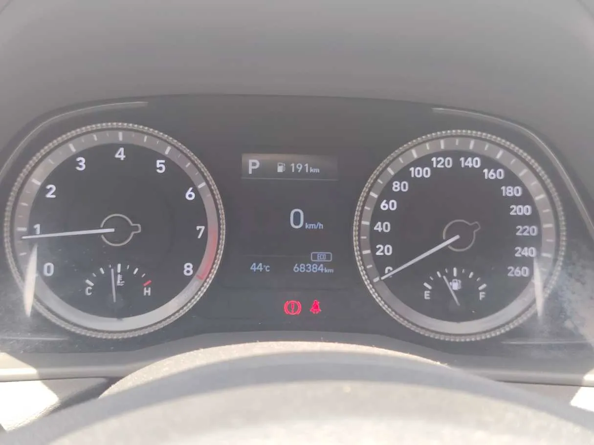 Car image 23