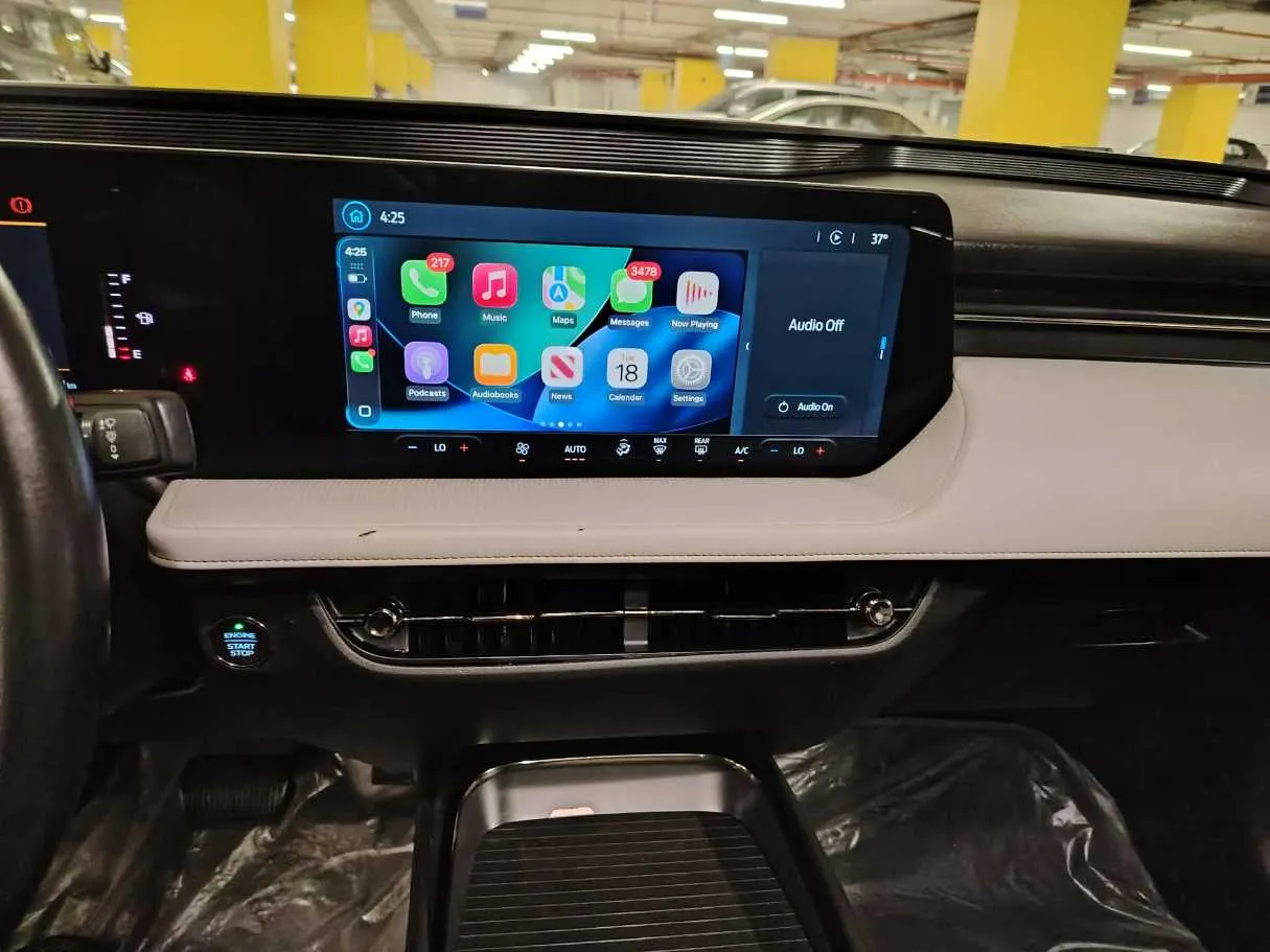 Car image 27