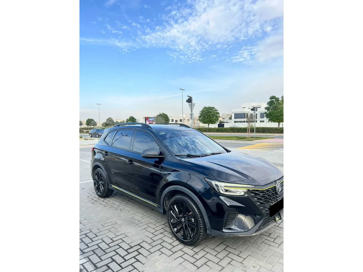 Car image 4