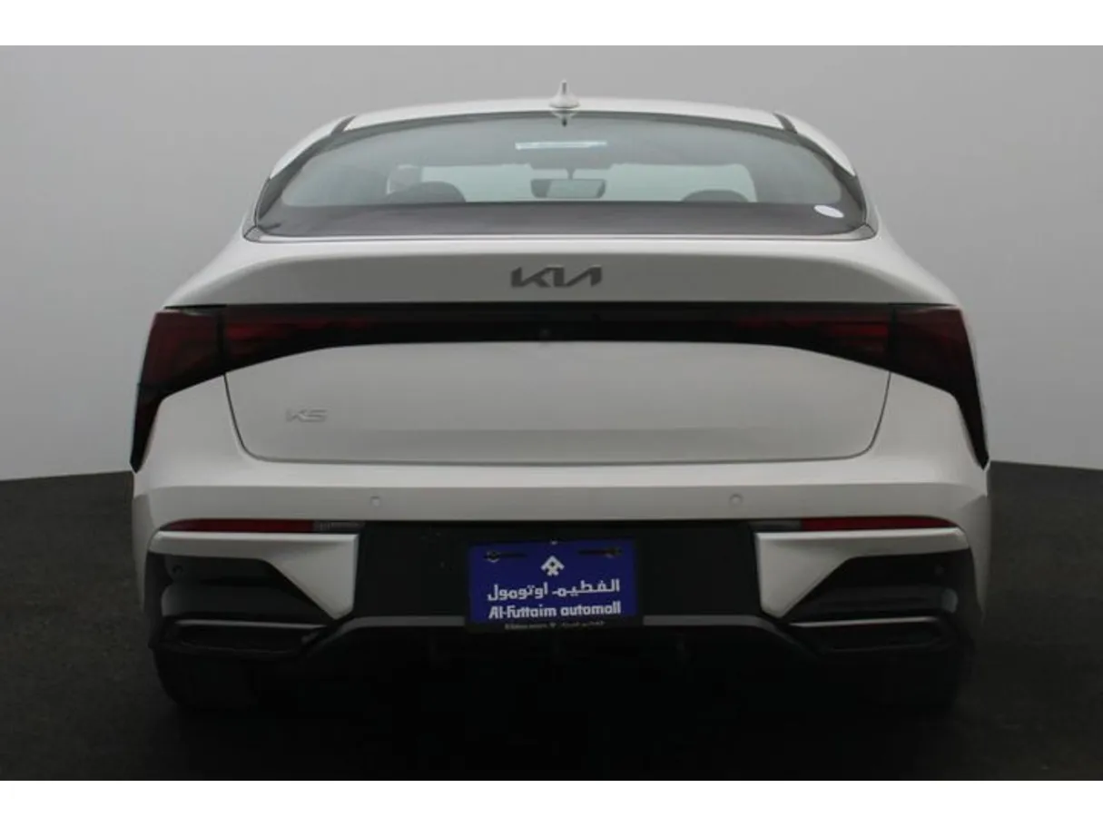 Car image 12