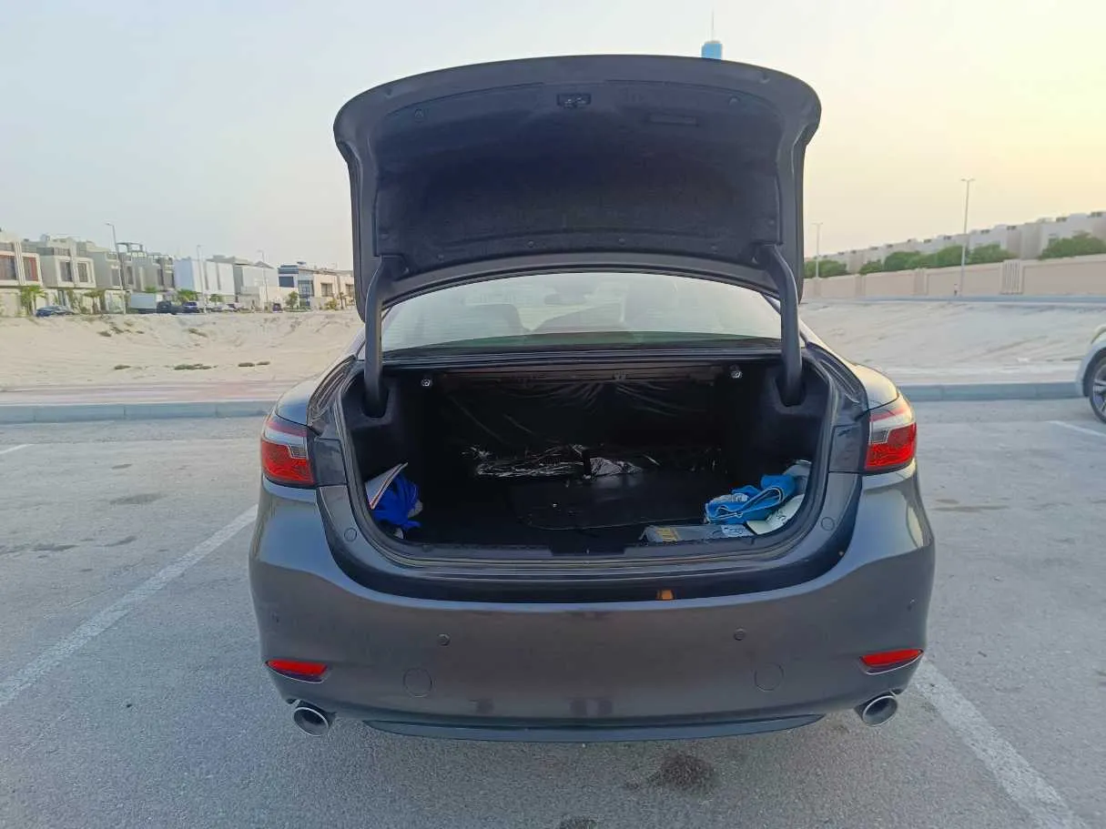 Car image 30