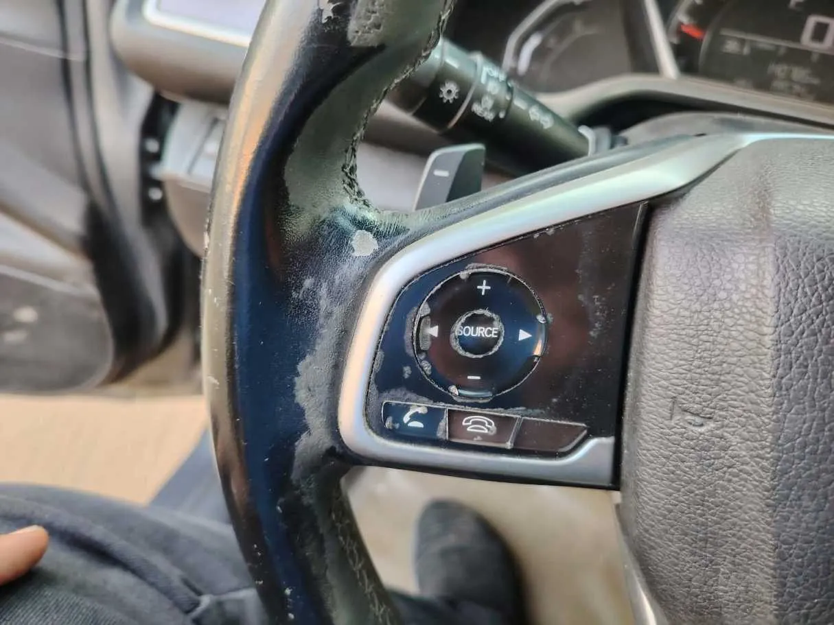 Car image 35