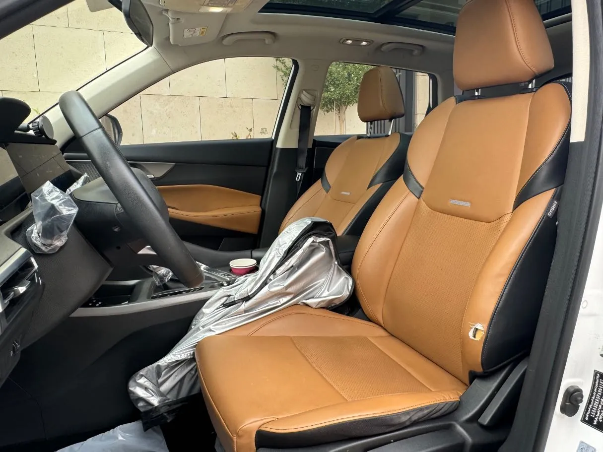 Car image 8