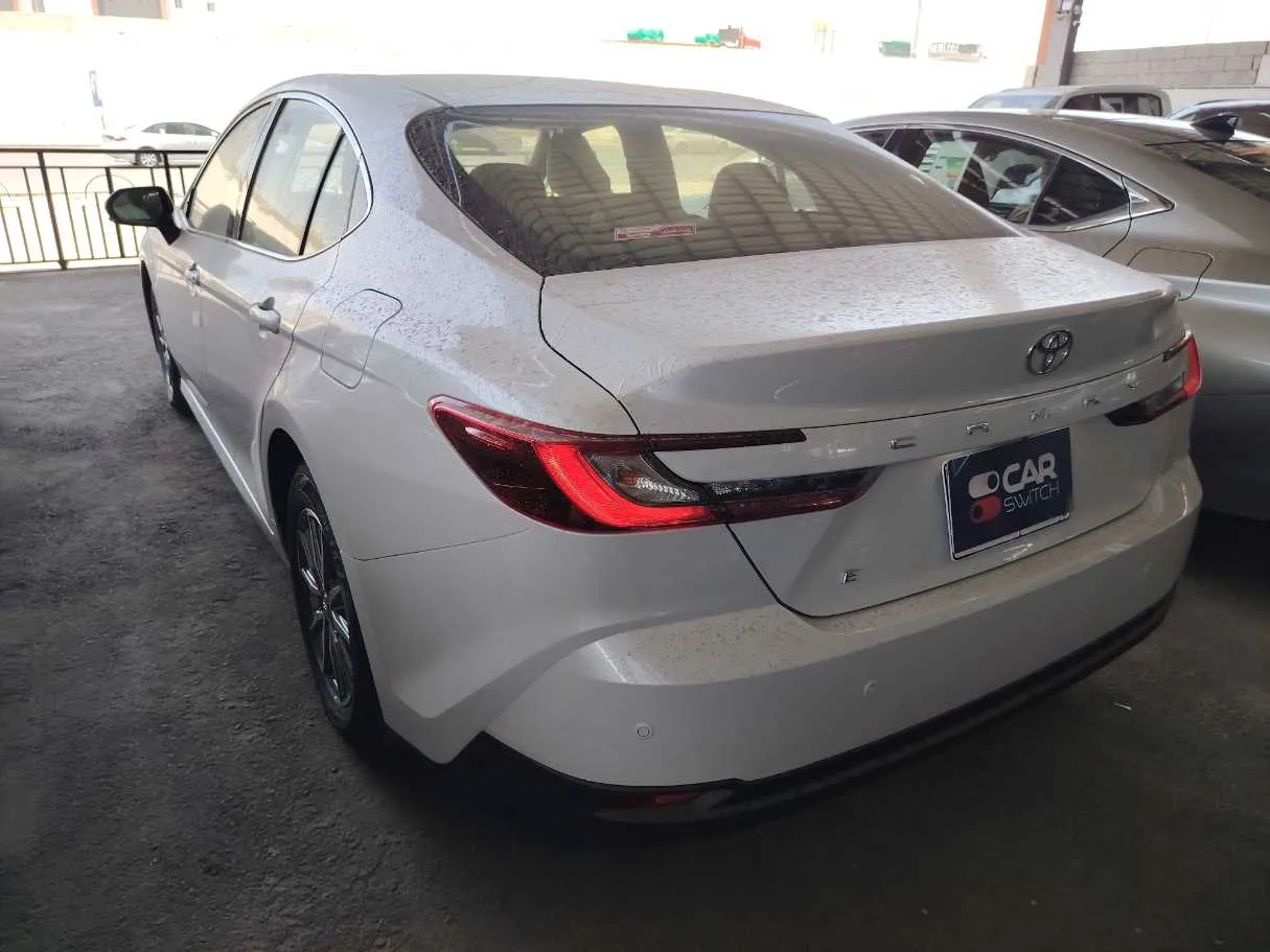 Car image 7