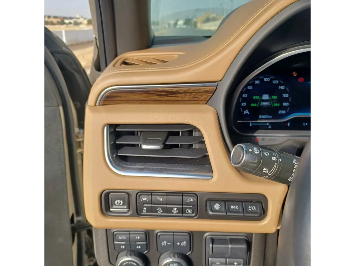 Car image 27
