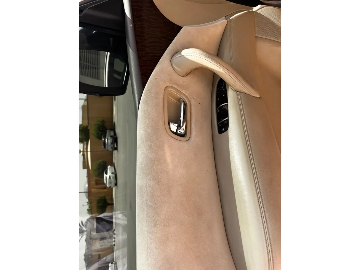 Car image 28