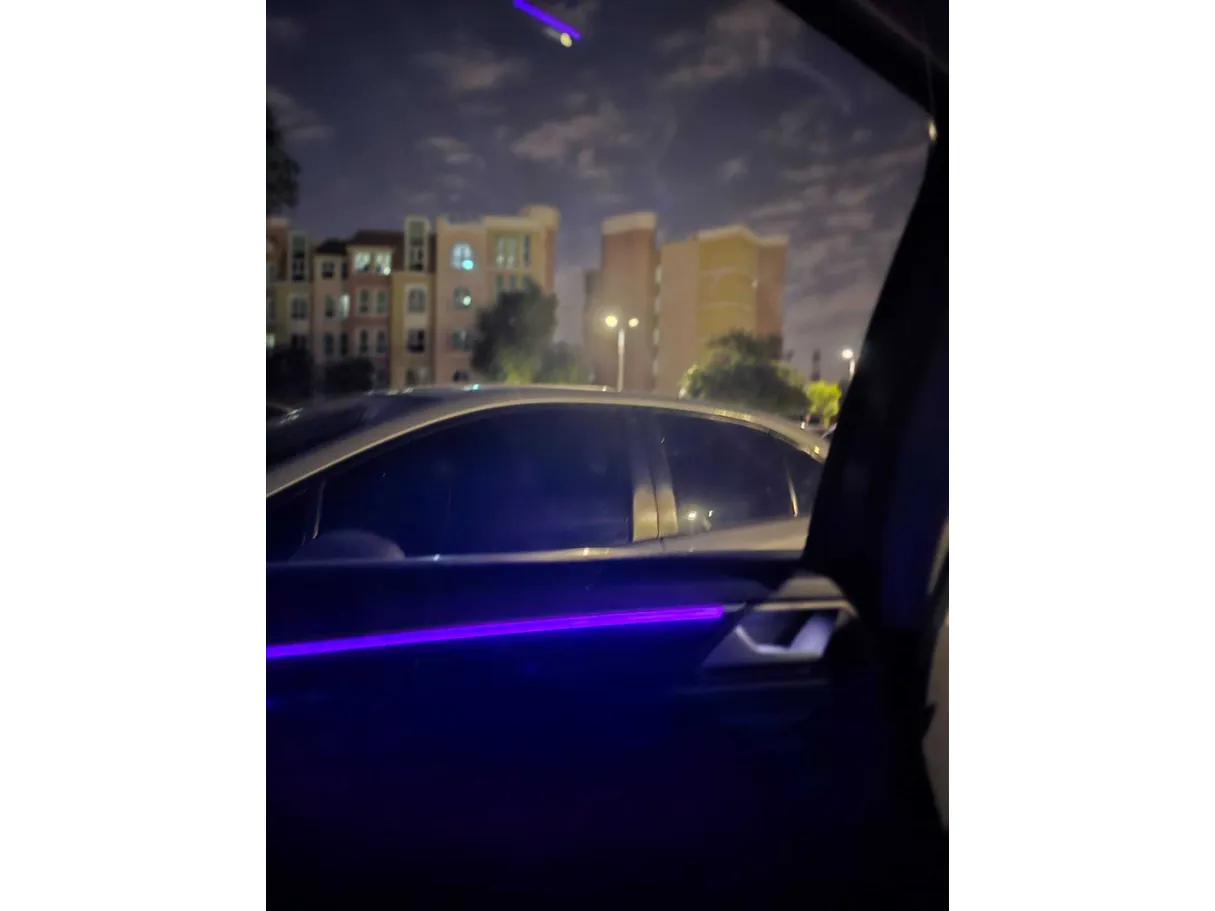 Car image 28