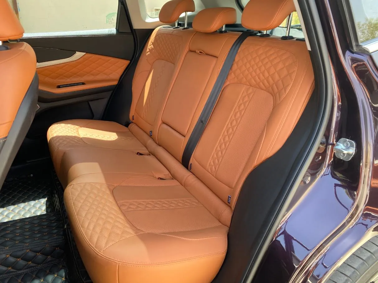 Car image 13
