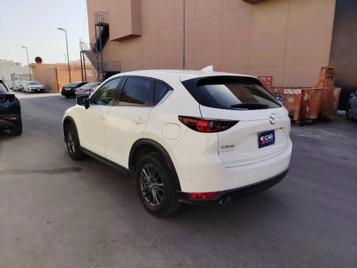 Car image 7