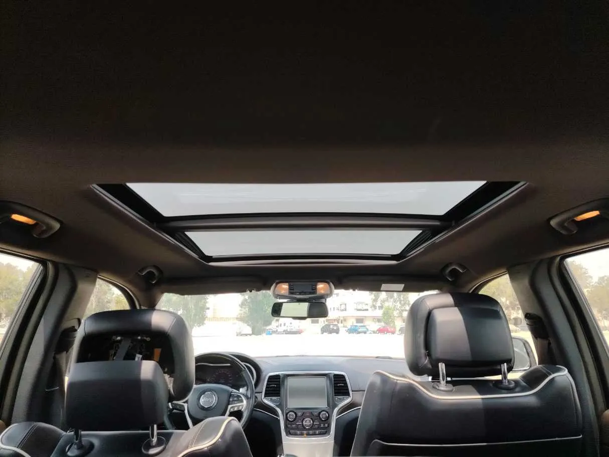 Car image 16