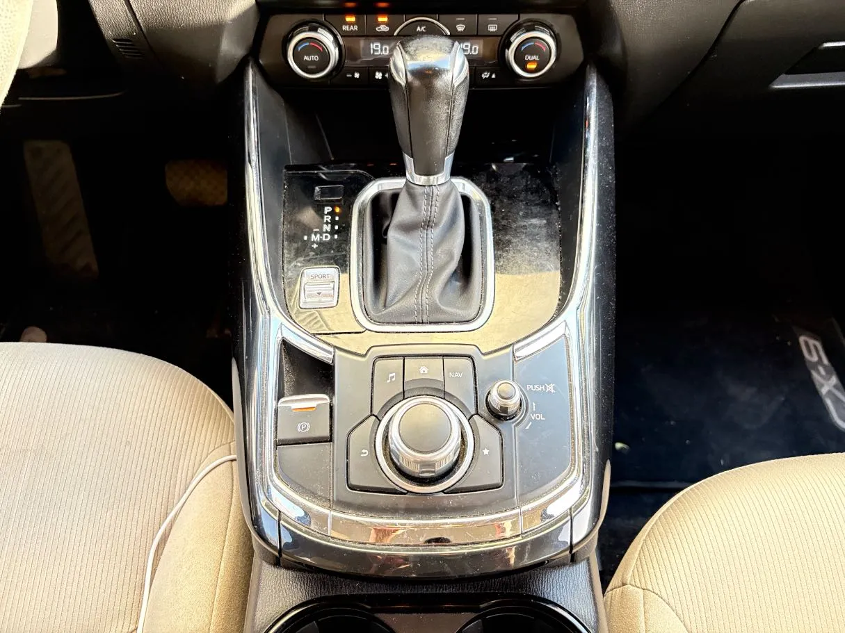 Car image 20