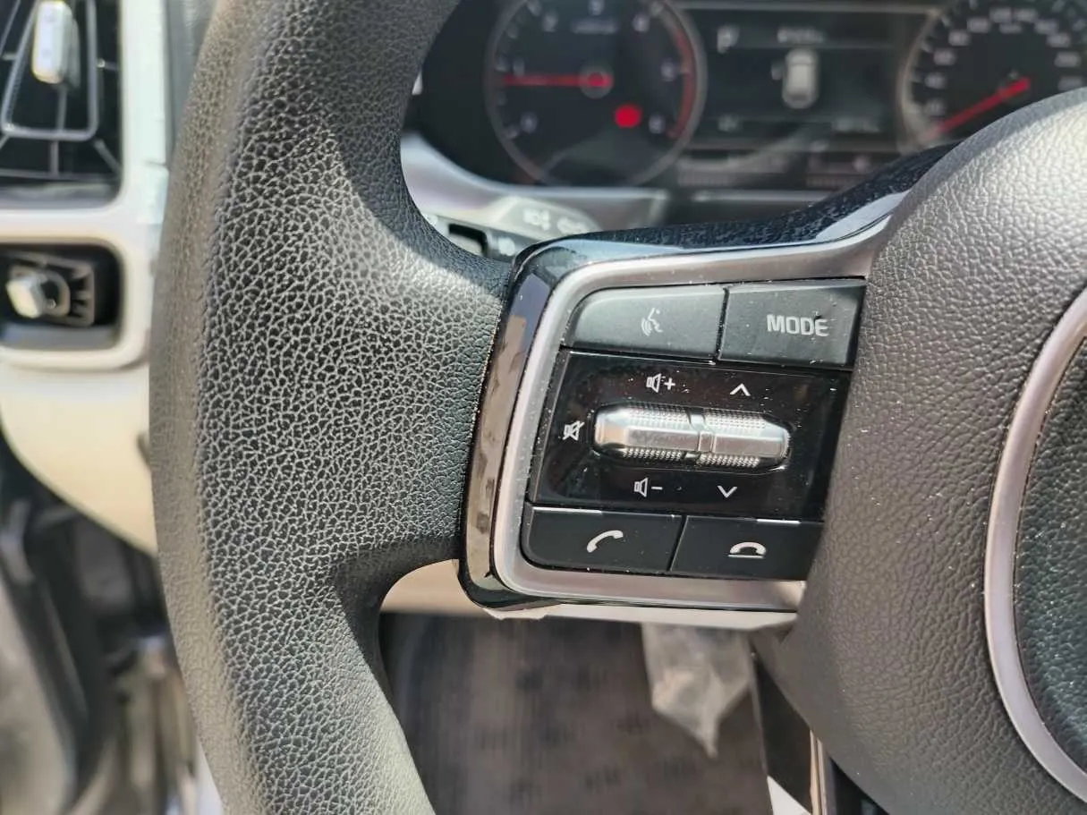 Car image 31