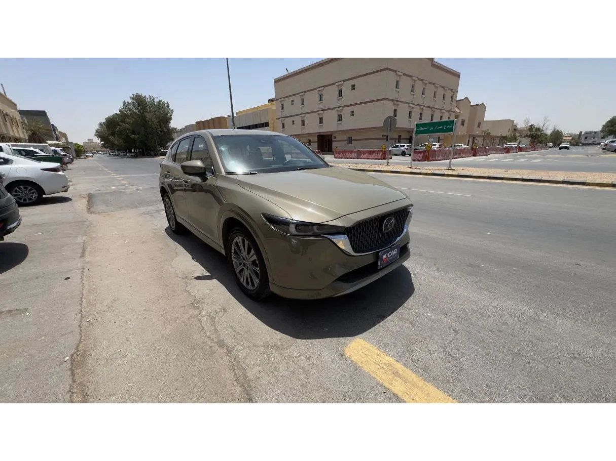 Car image 3