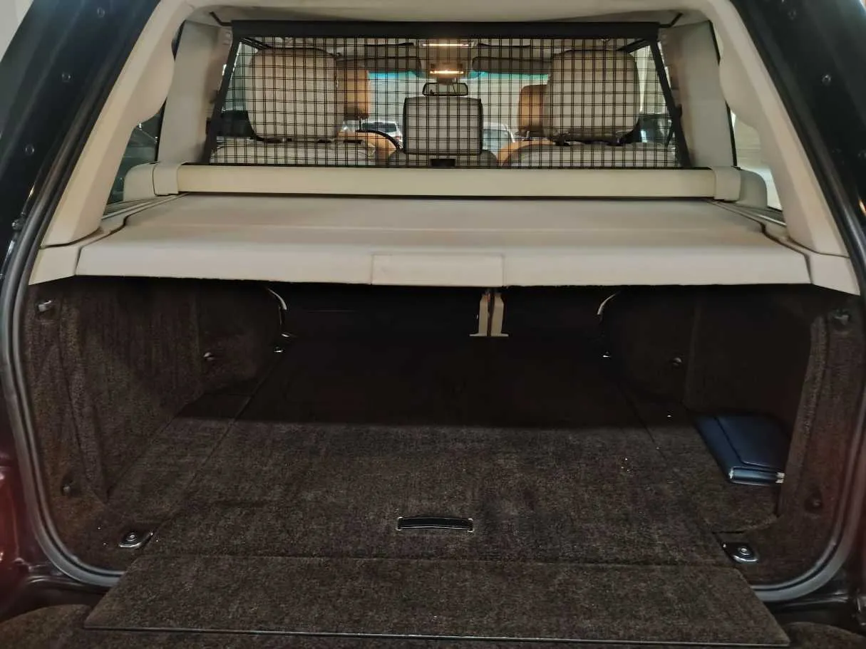 Car image 29