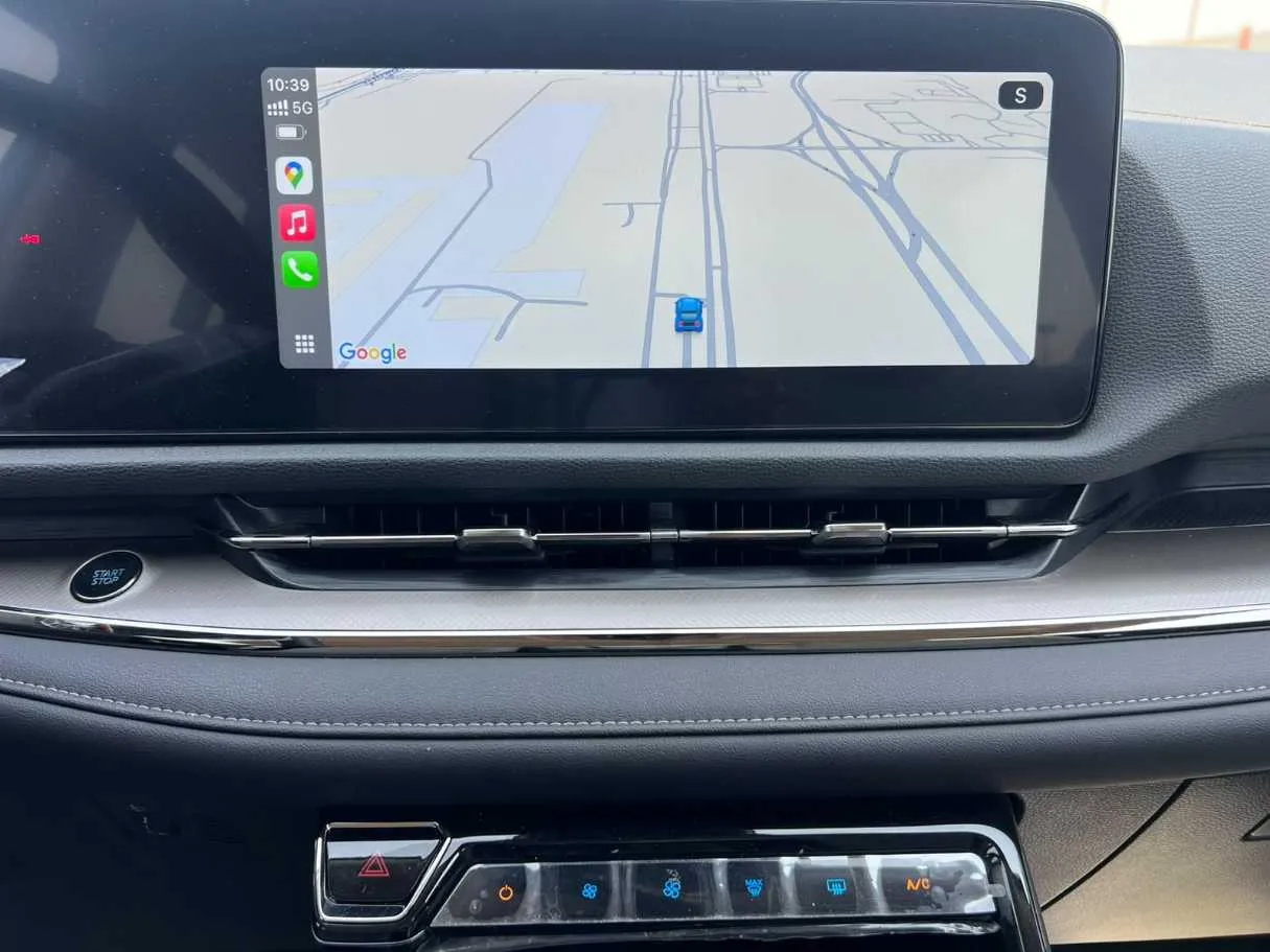 Car image 18