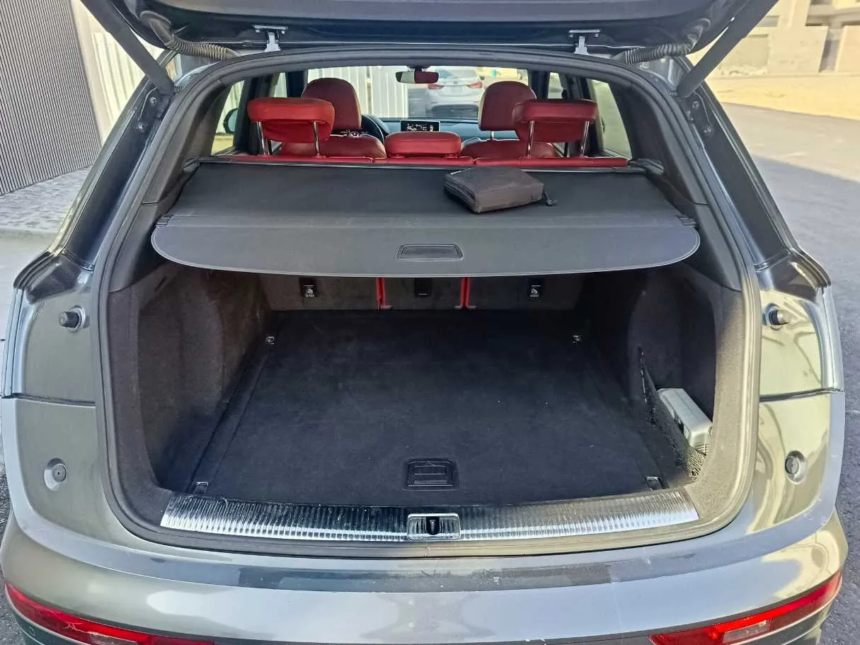 Car image 28