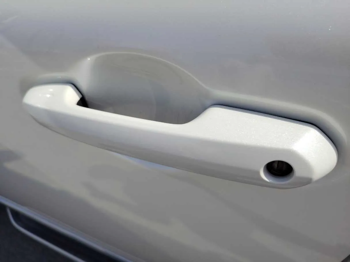 Car image 33