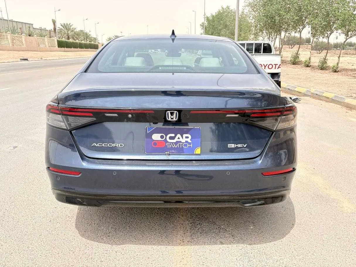 Car image 6