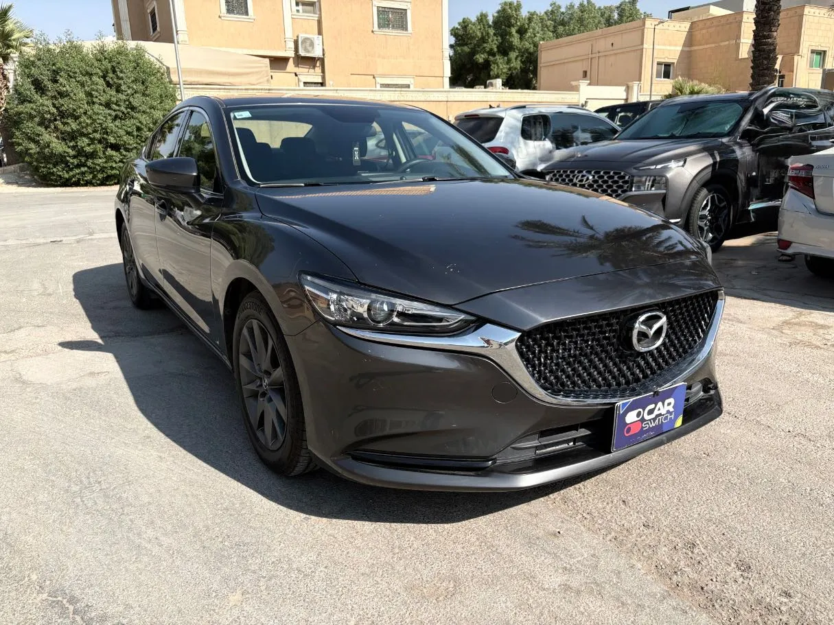 Car image 3