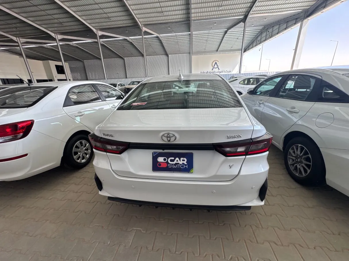 Car image 5
