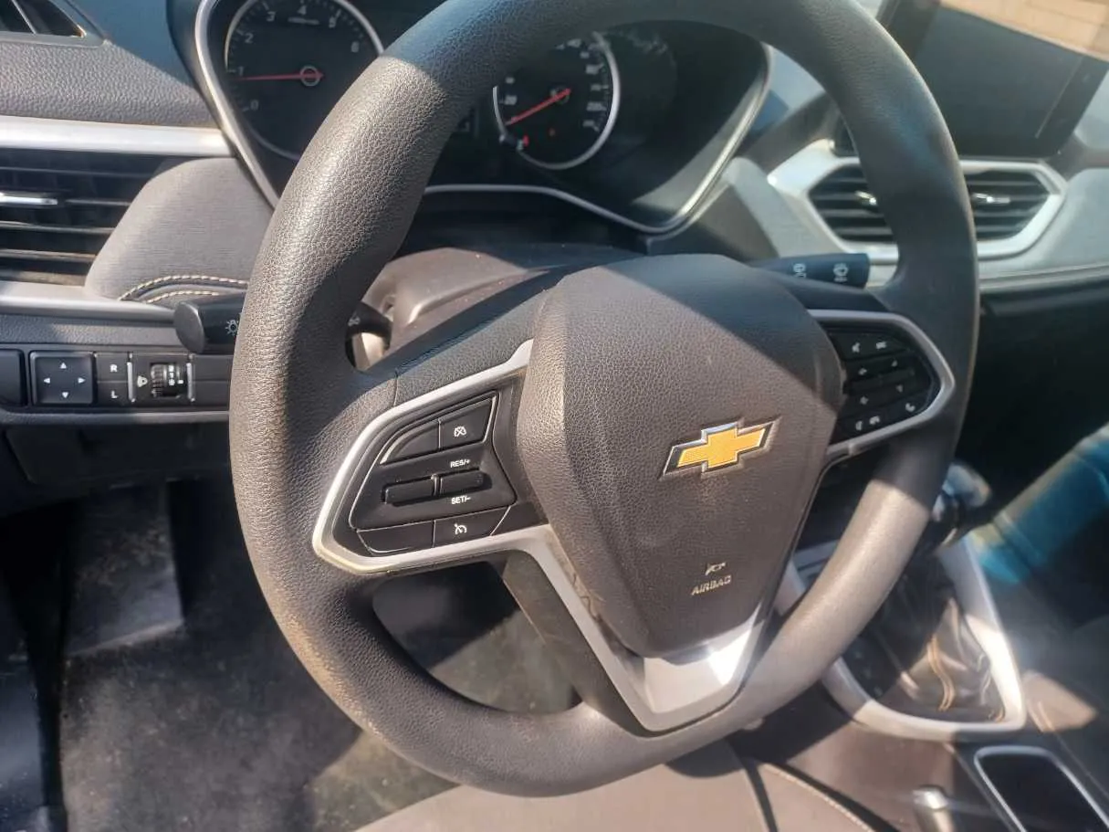 Car image 19