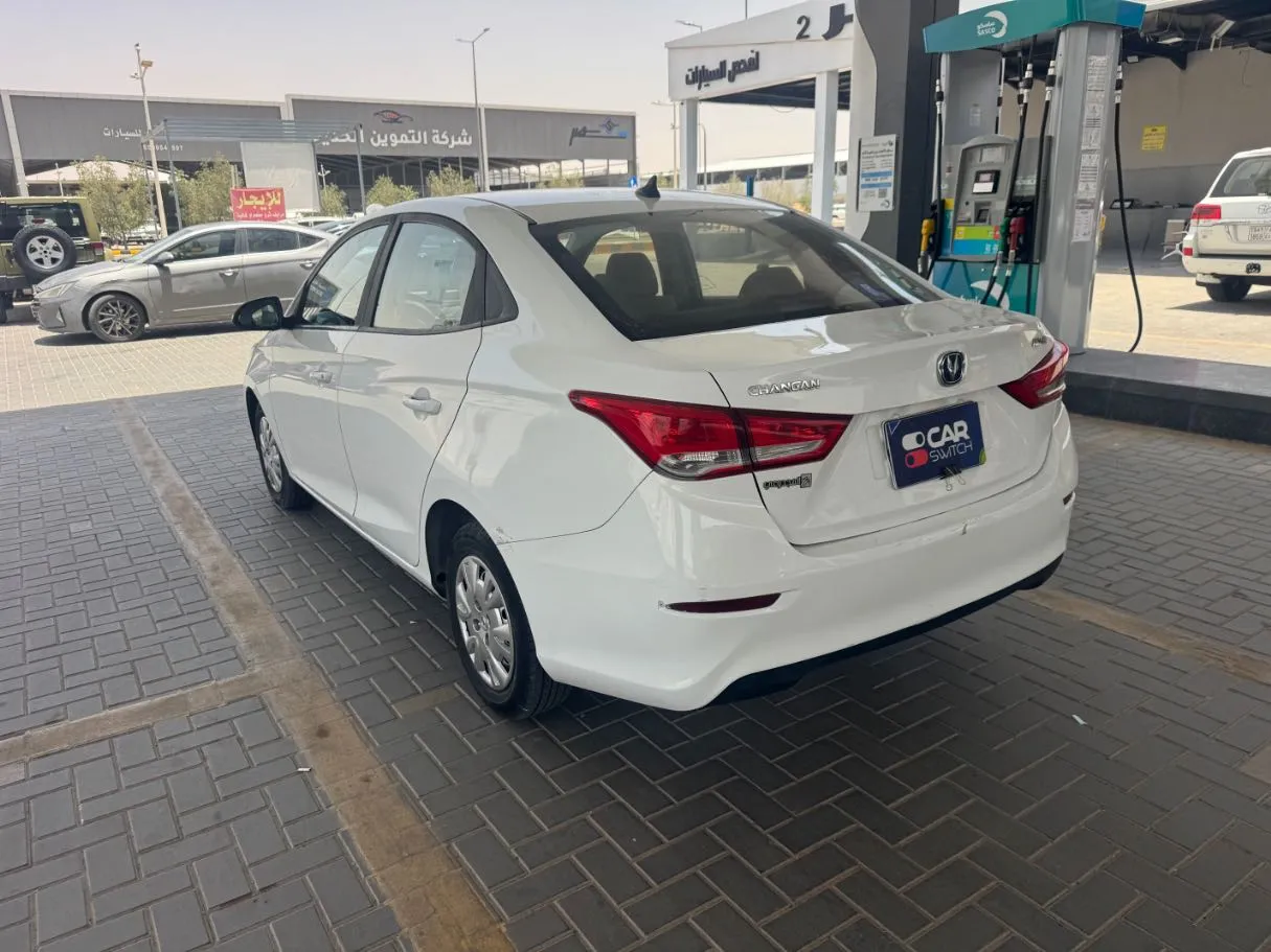 Car image 7