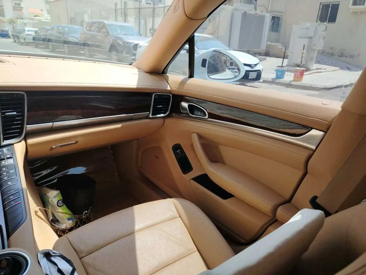 Car image 22
