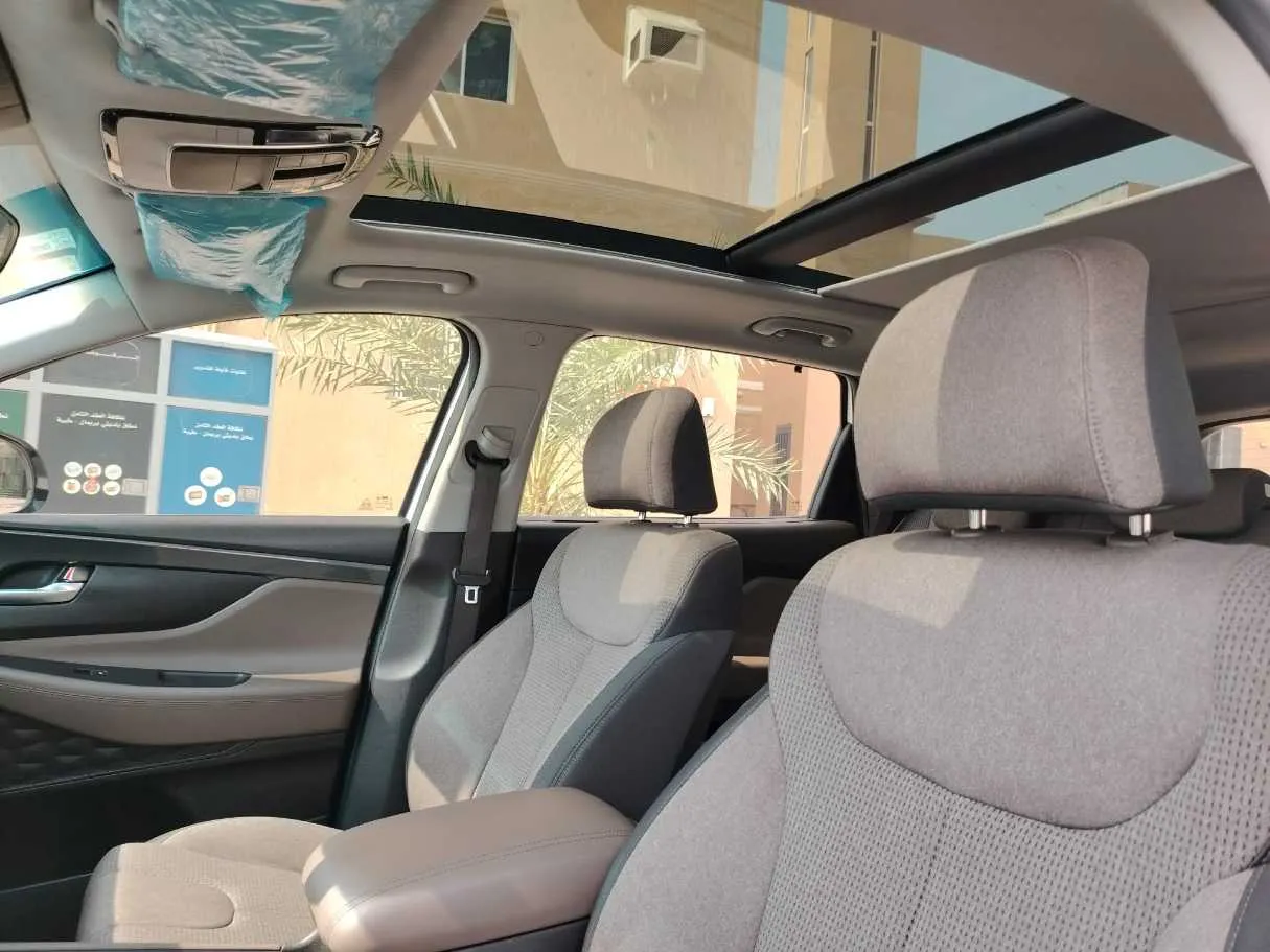 Car image 16
