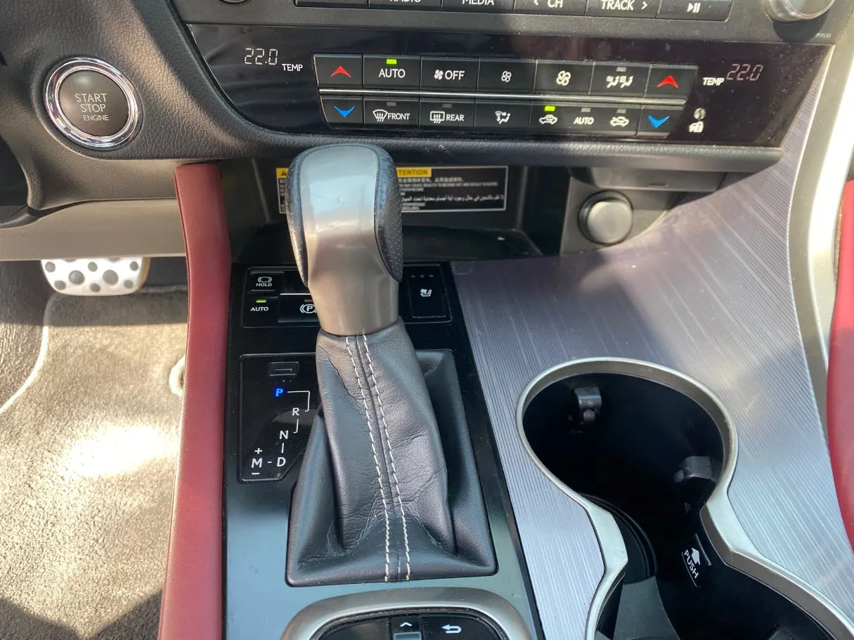 Car image 17
