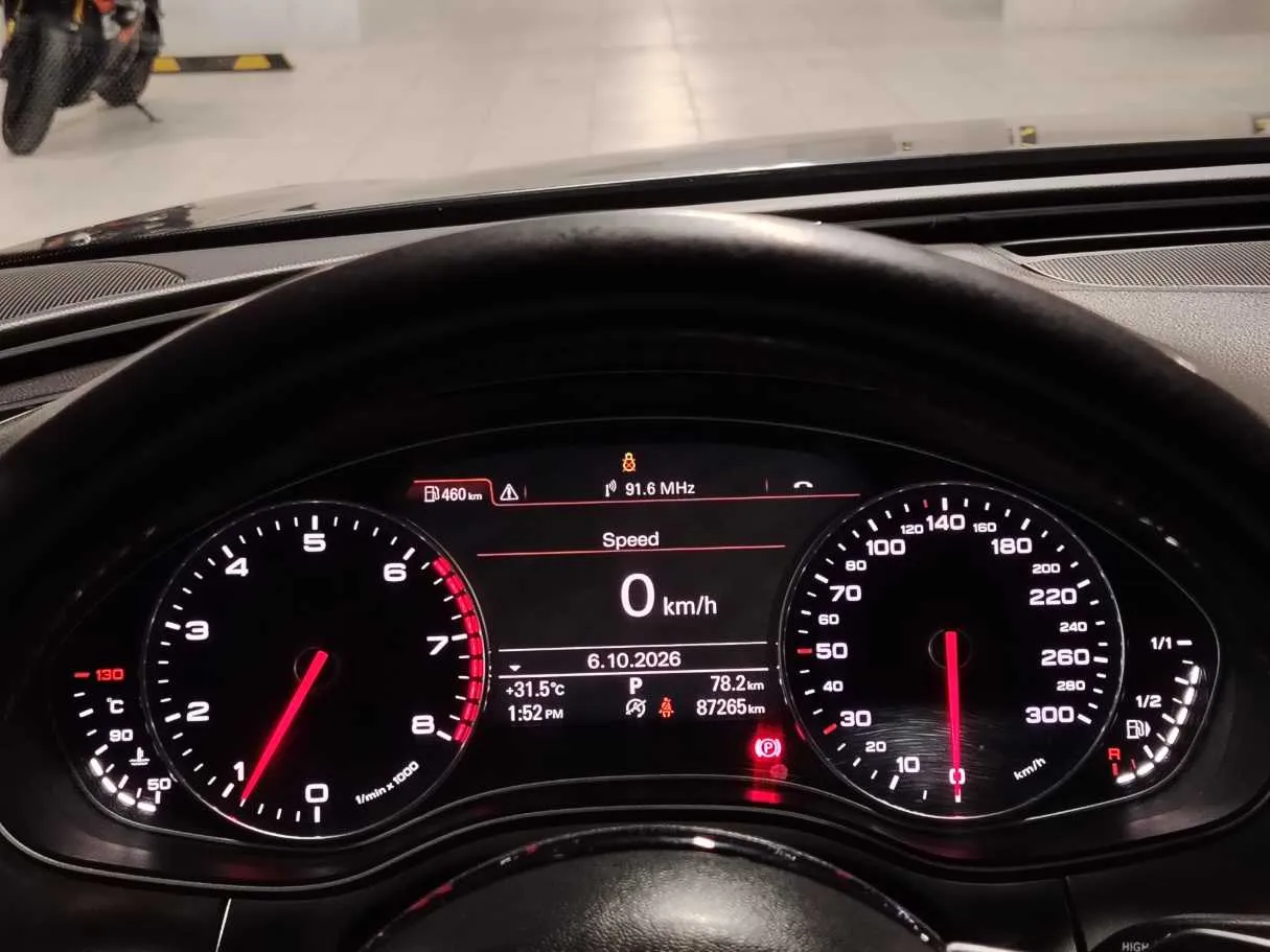 Car image 27