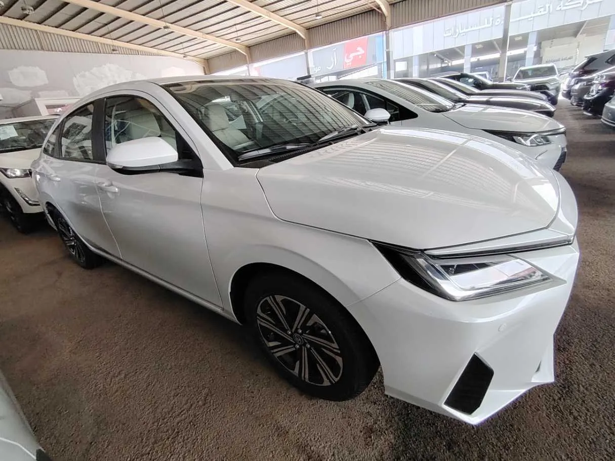 Car image 3
