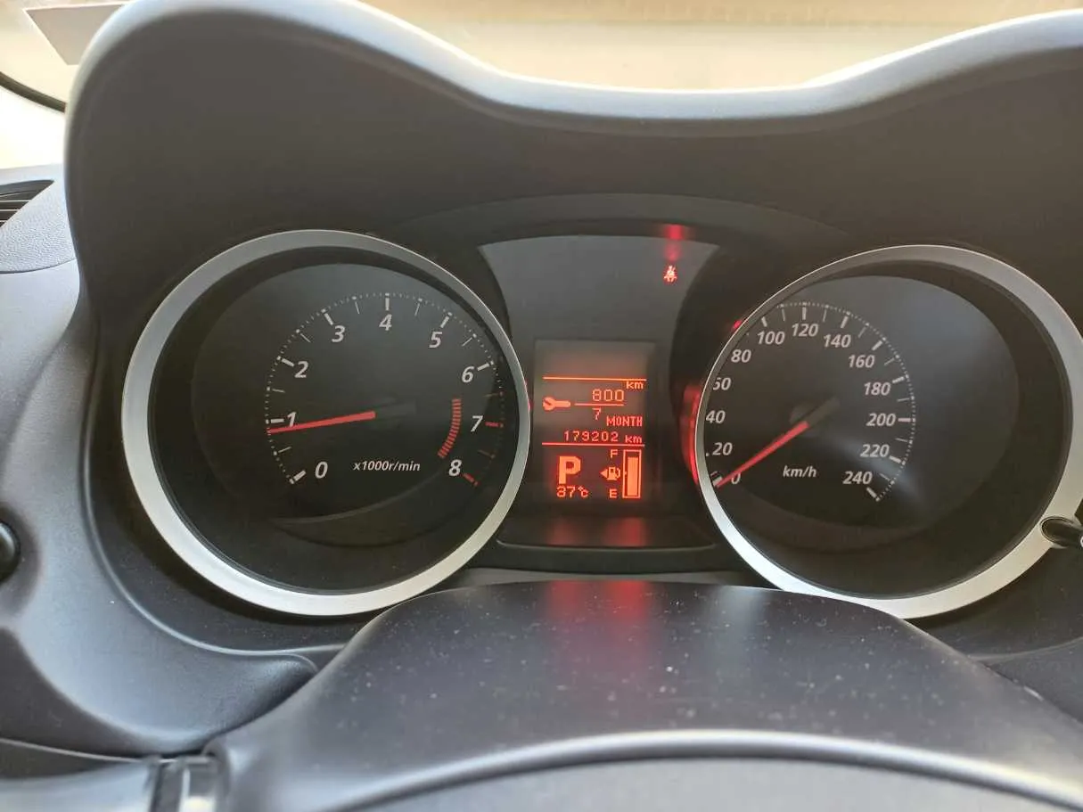 Car image 19