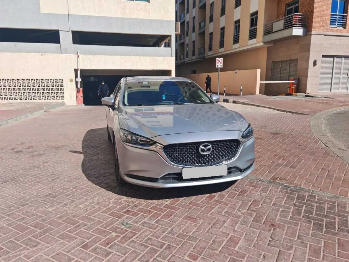 Car image 3