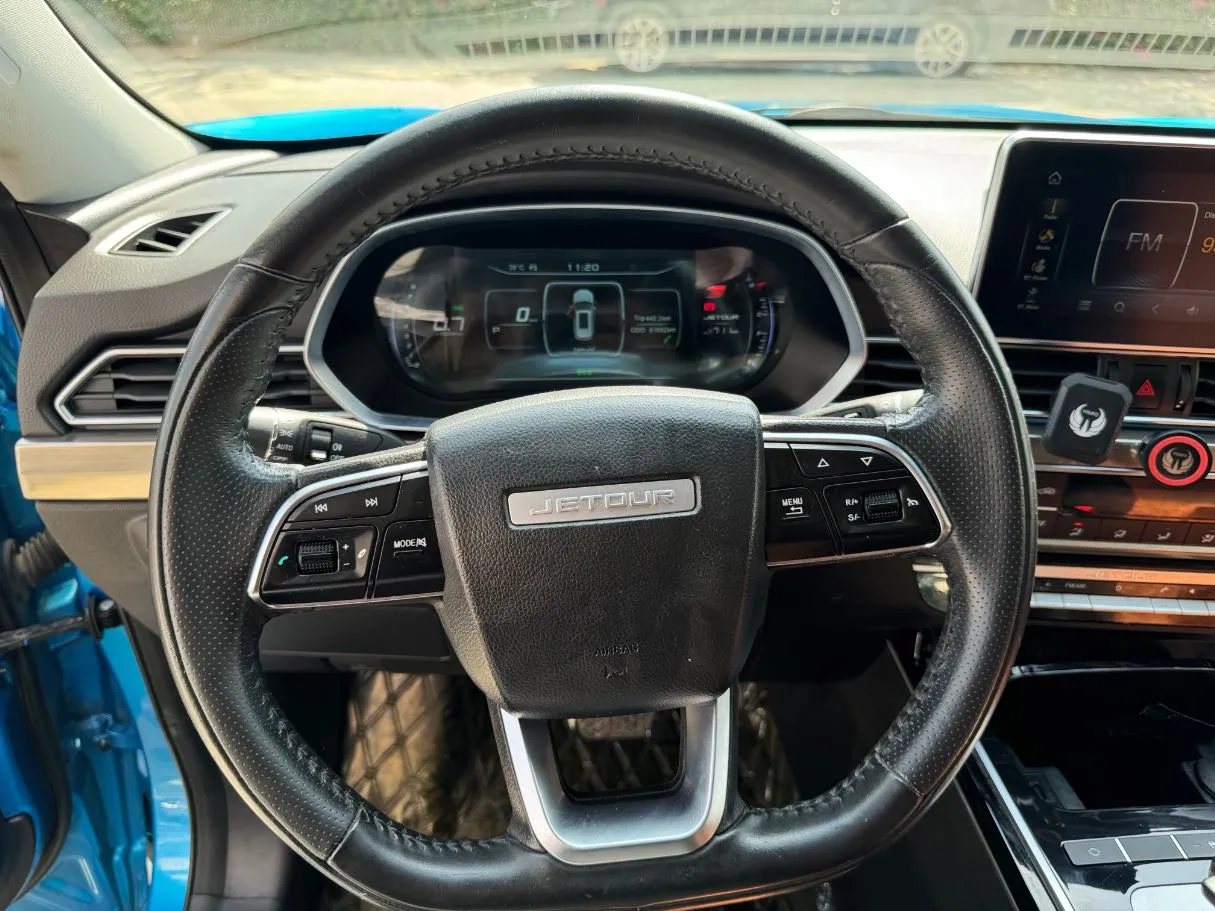 Car image 18