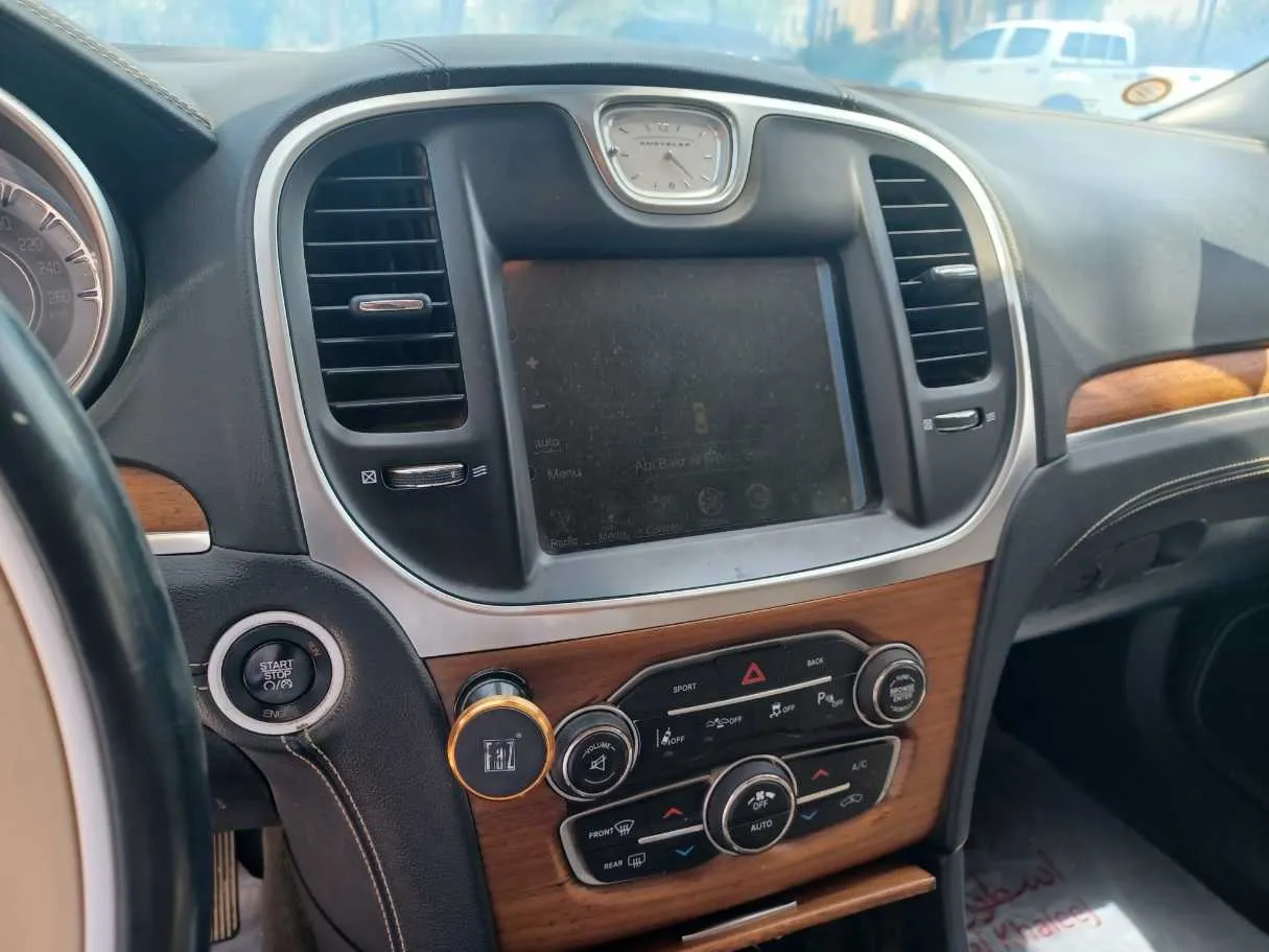 Car image 18