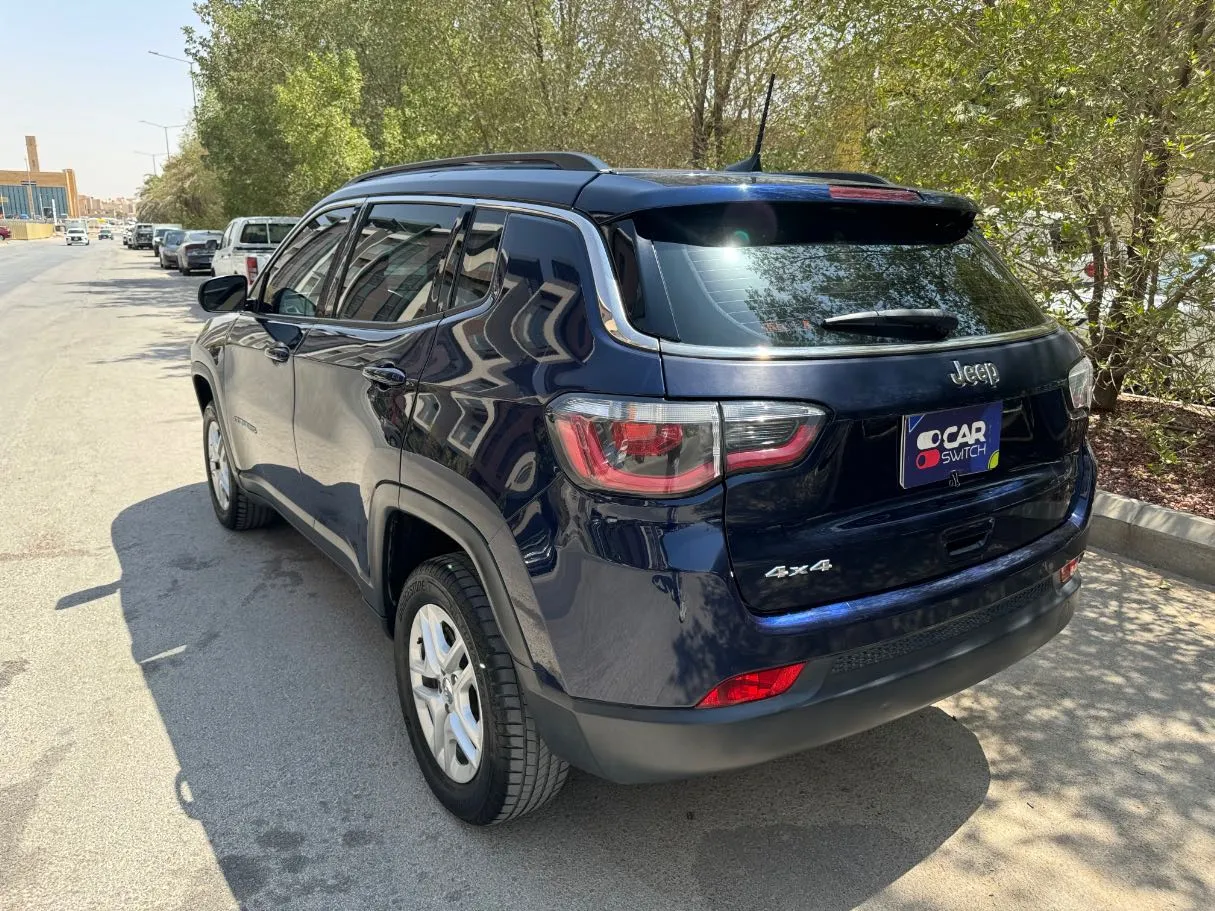 Car image 6