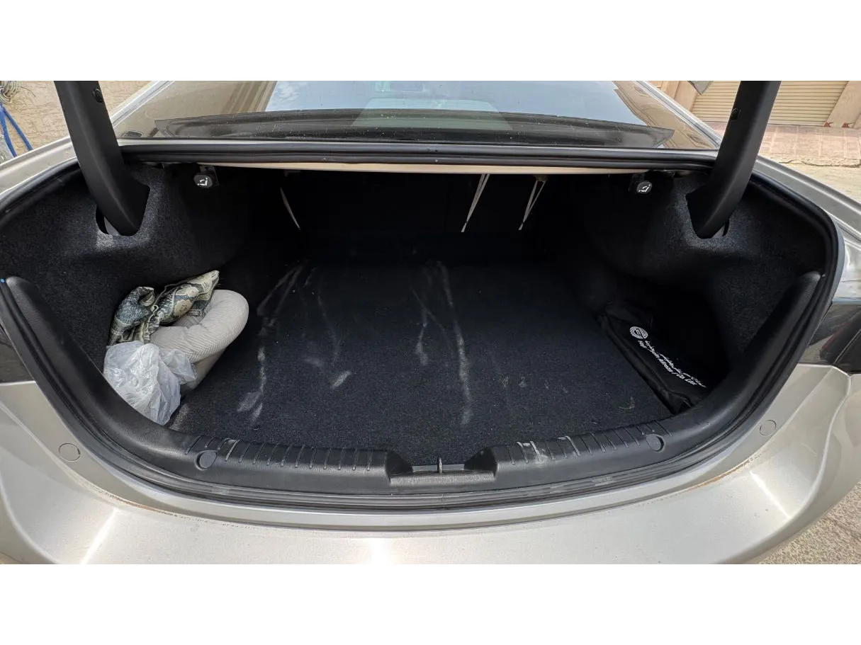 Car image 22