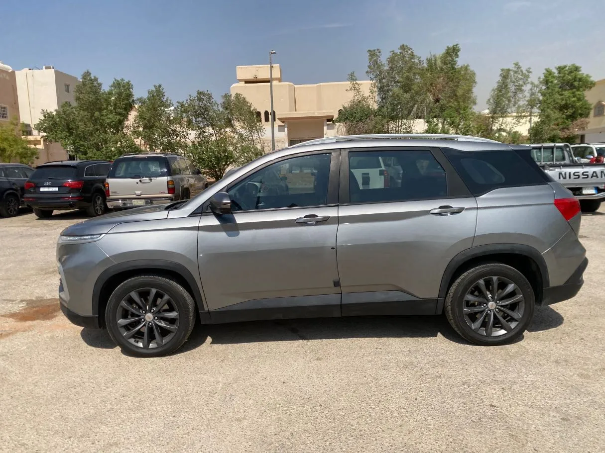 Car image 7